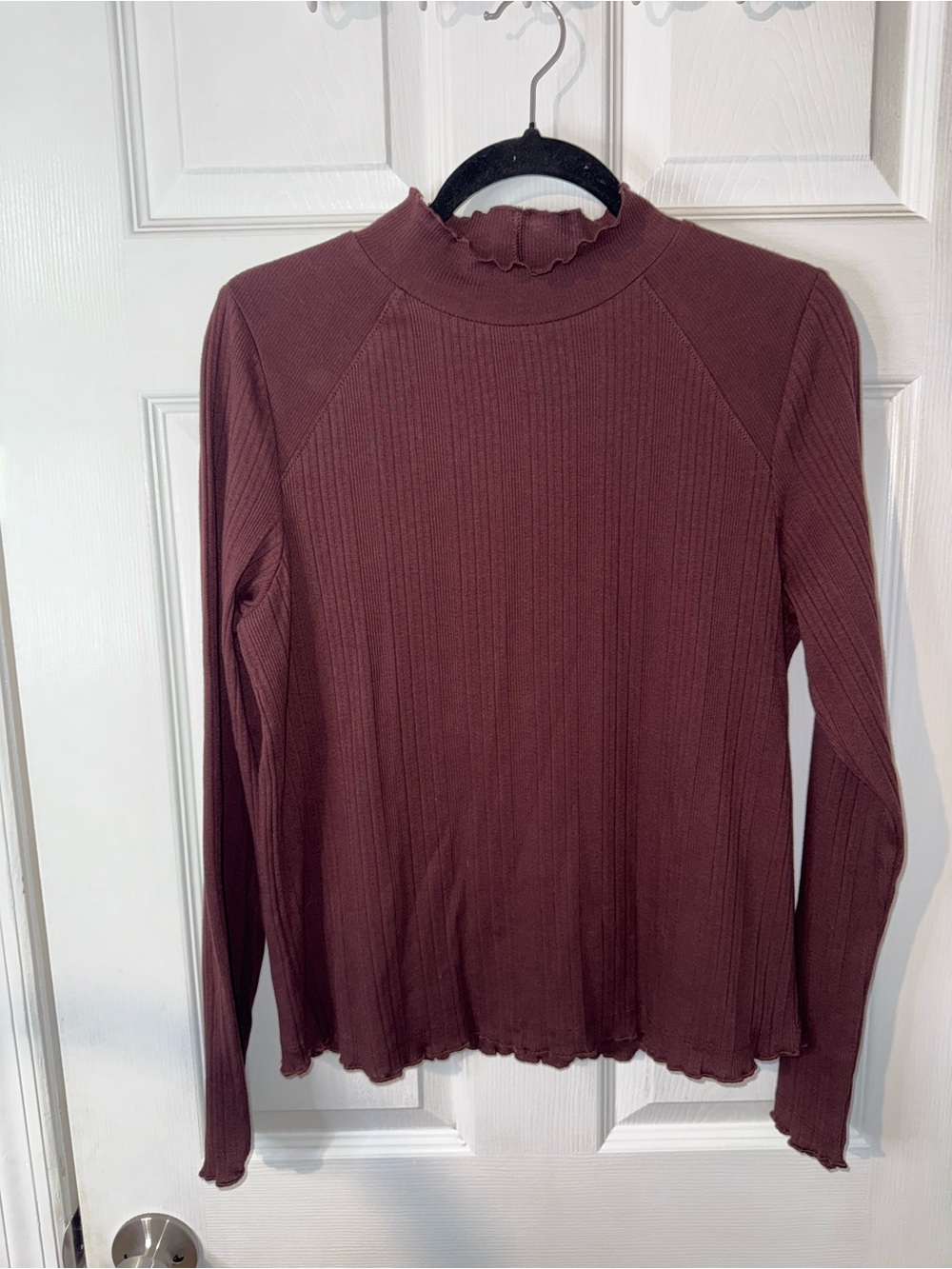 Women’s Ribbed Long-Sleeve Mock Neck Top - brown